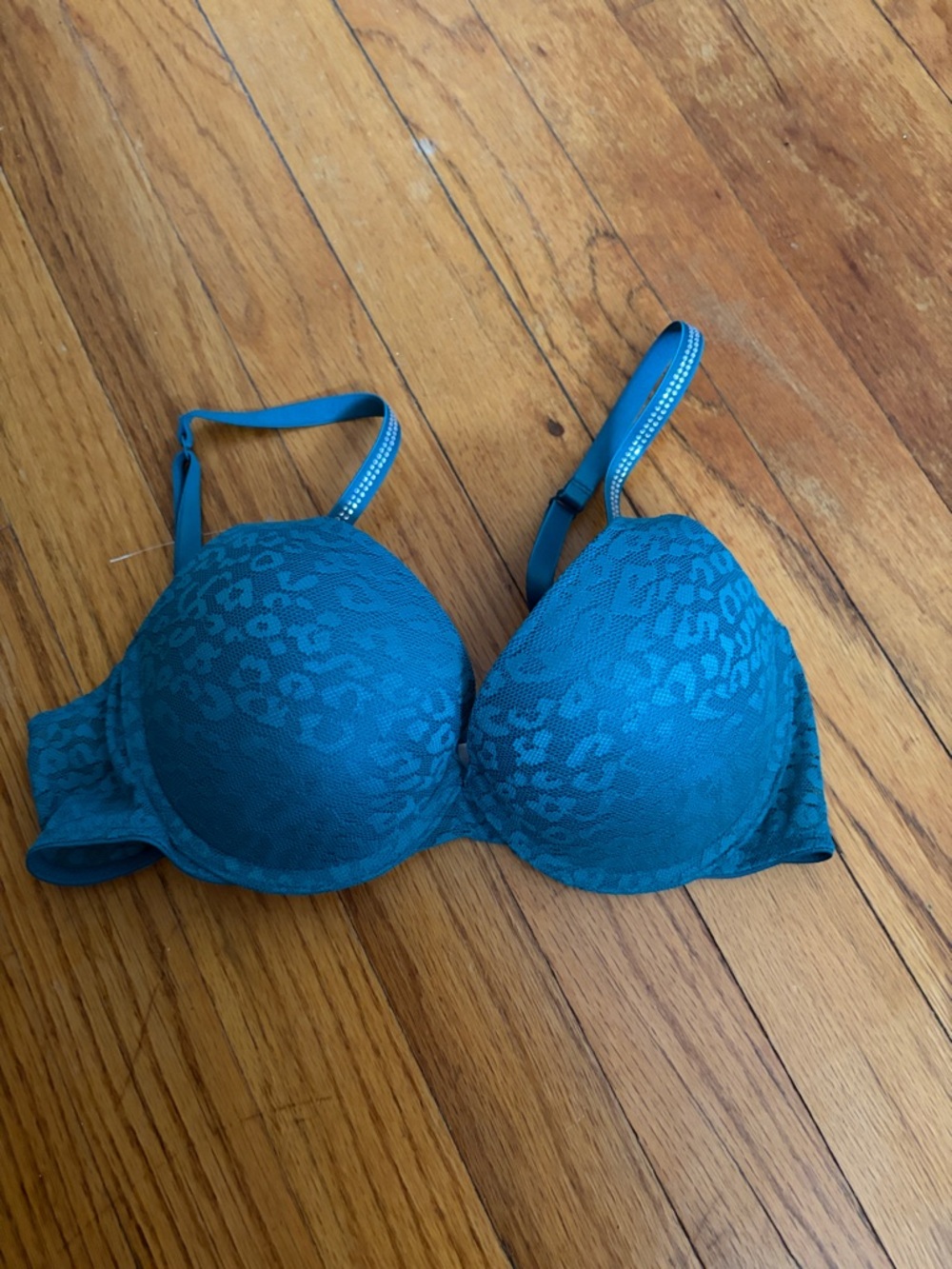 PINK Victoria's Secret Teal Leopard Lace T-Shirt Bra